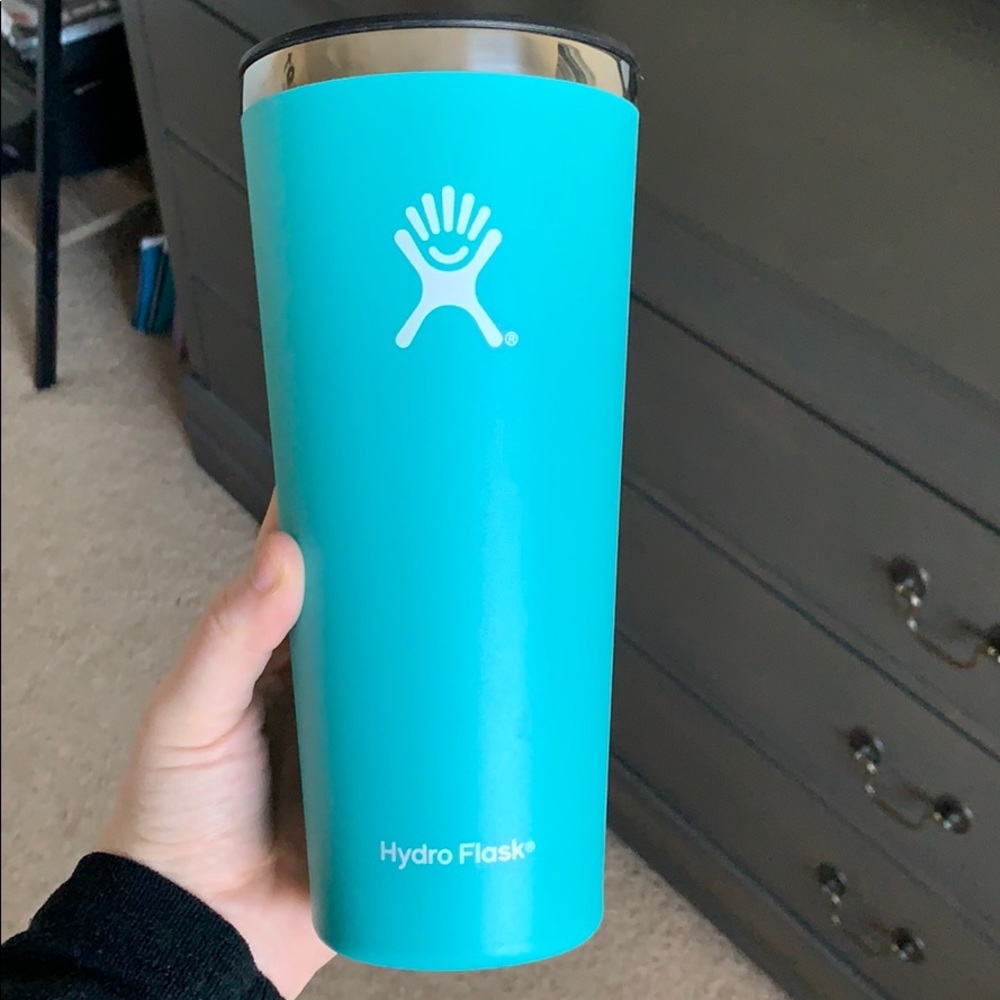 32 oz Hydro Flask tumbler